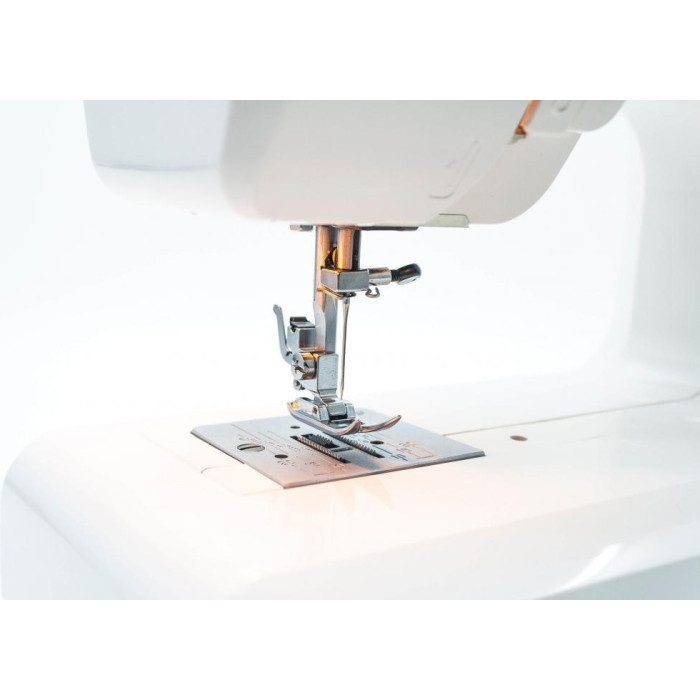 Janome Legend LE-25 белый
