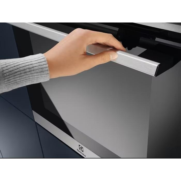 Electrolux EOF 5H40 BX черный, стальной