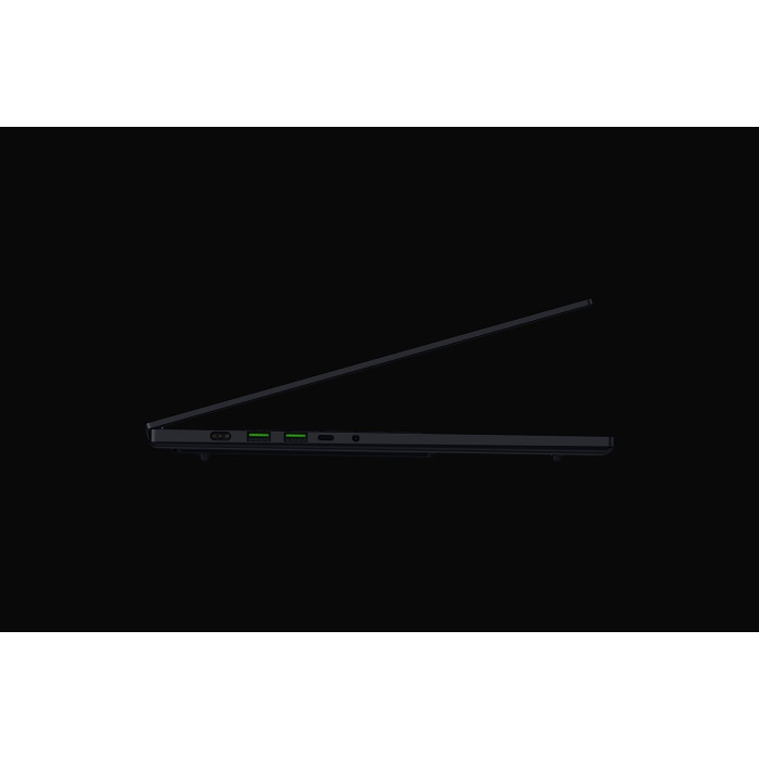 Razer Blade 18 18' / 32 Гб / SSD 1000 Гб / Win 11 Home / RZ09-05297ER3-R3E1