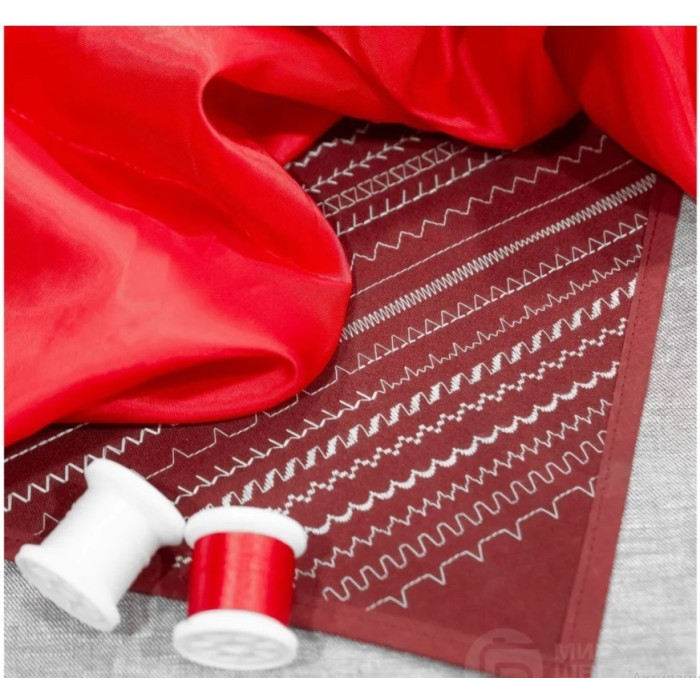 Janome J925S белый, красный