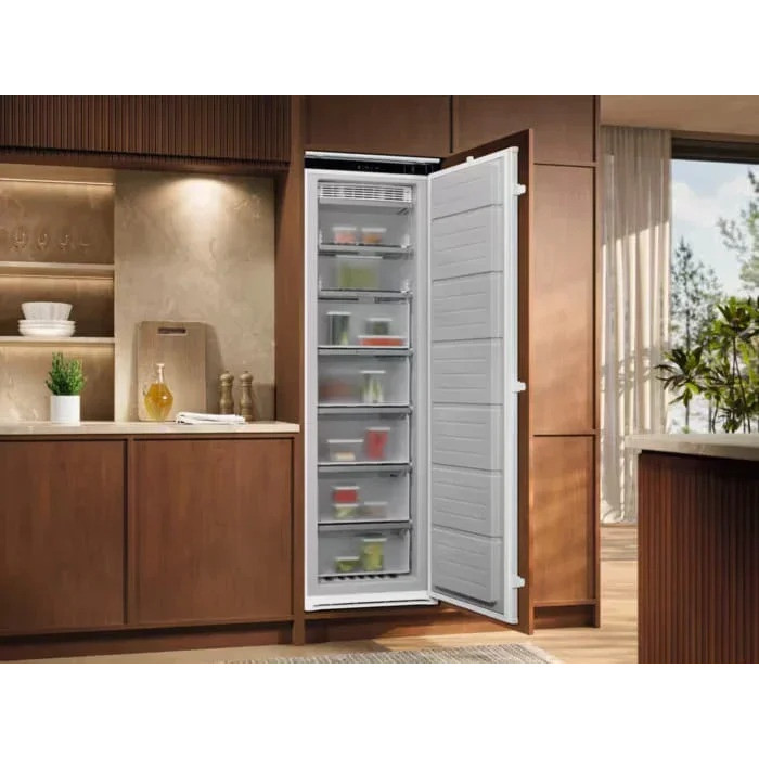 Electrolux KUN 7NE 18S 212 л белый
