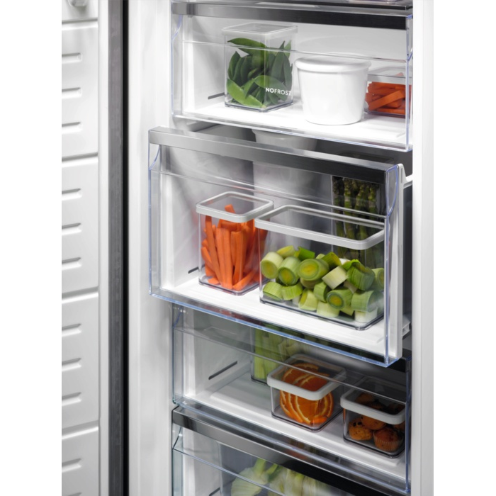 Electrolux LUS 7ME 28B 278 л черный