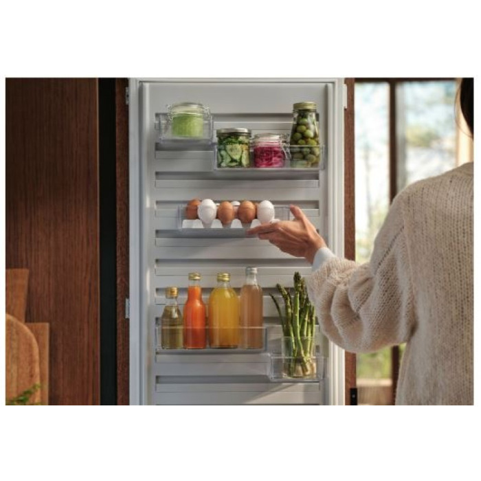 Electrolux LRC 8ME 39B черный