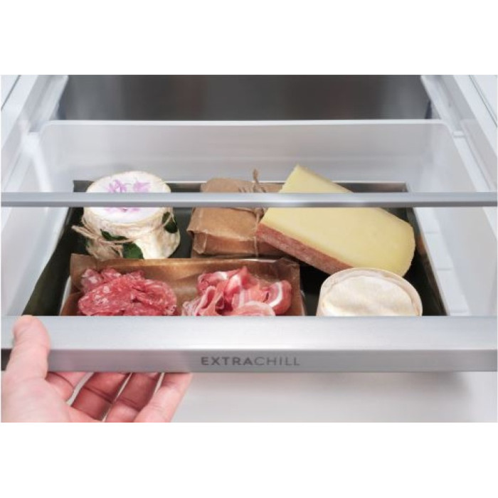 Electrolux LRC 8ME 39B черный