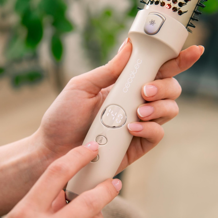 Cecotec InstantCare ThermoGlow фен-щетка бежевый