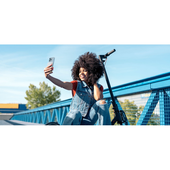 BELKIN 5k Qi2 MagSafe Compatible Powerbank with kickstand
