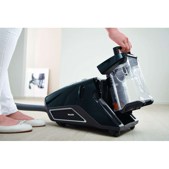 Miele SKCR3 Blizzard CX1 Cat & Dog красный