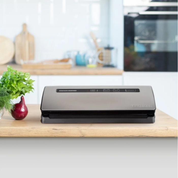 REDMOND RVS-M021 черный, стальной