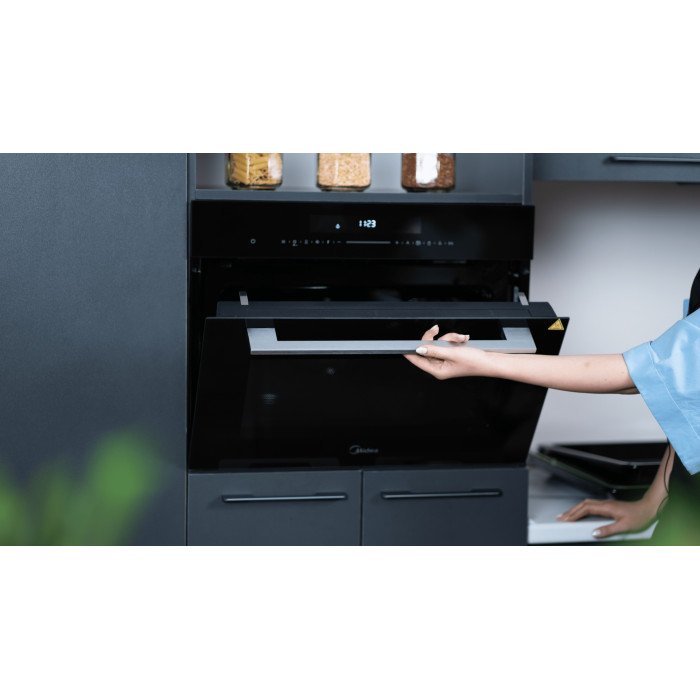 Midea MI9500GB черный
