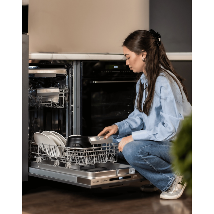 Midea MDWB-4518LF серебристый