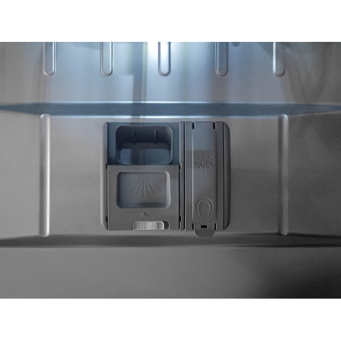 Midea MDWB-6018TF серебристый