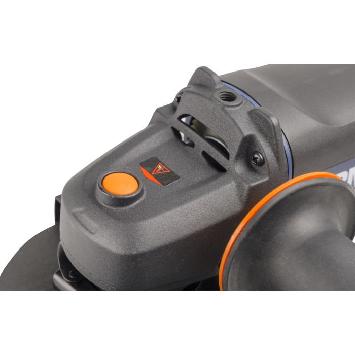 Шлифмашина угловая Ferm AGM1061S