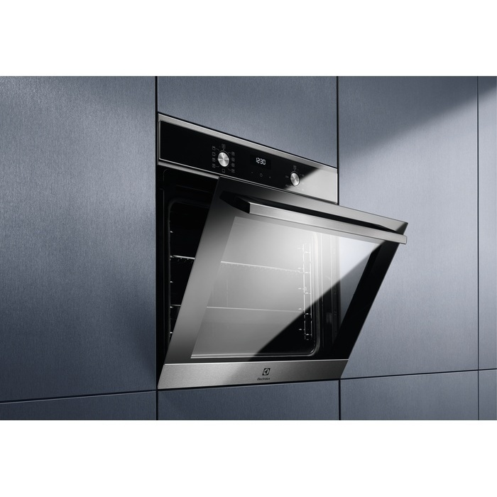 Electrolux EOF5C50BX серебристый, черный