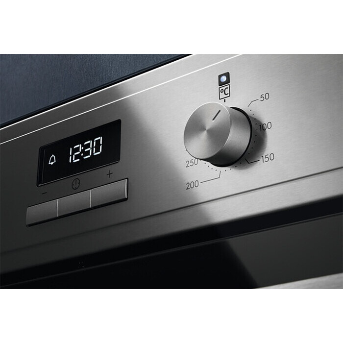 Electrolux EOF 3H40 X серебристый, черный