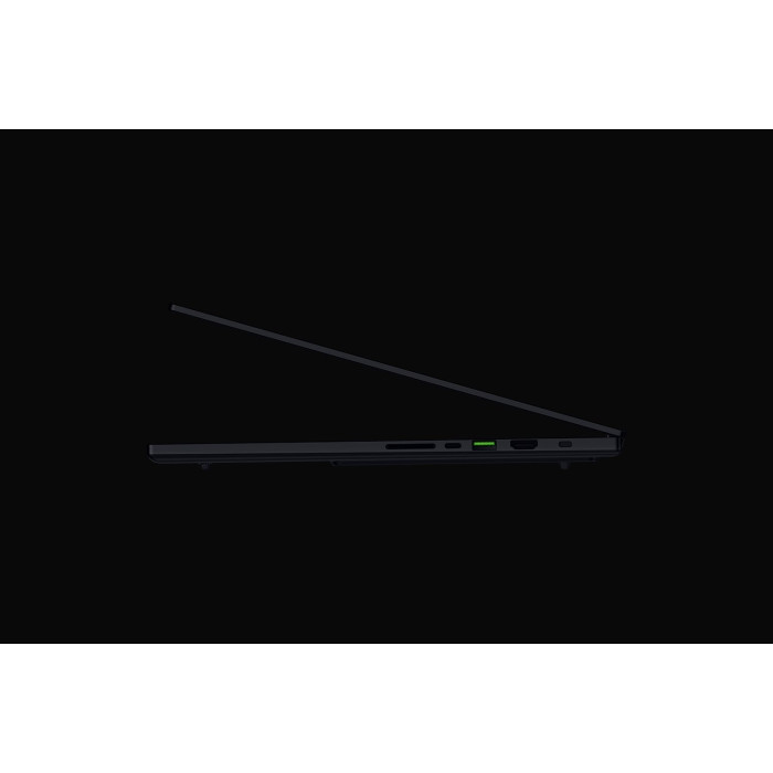 Razer Blade 18 18" / 32 Гб / SSD 1000 Гб / Win 11 Home / RZ09-05297ER3-R3E1