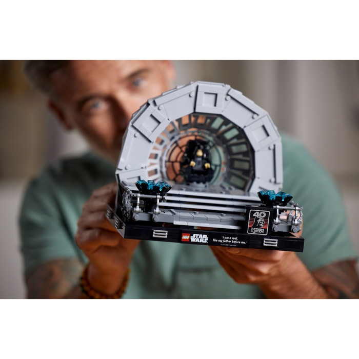 Конструктор LEGO Императорский тронный зал, деталей 807 шт