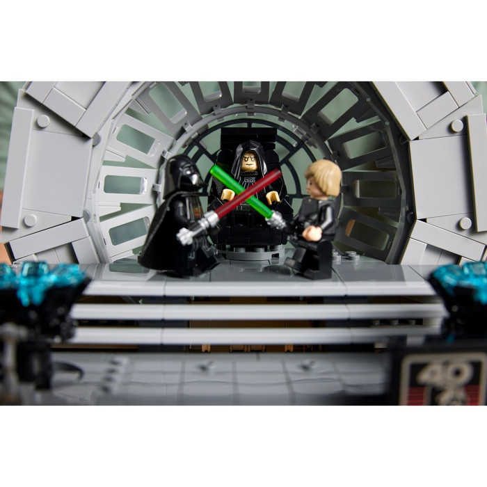 Конструктор LEGO Императорский тронный зал, деталей 807 шт