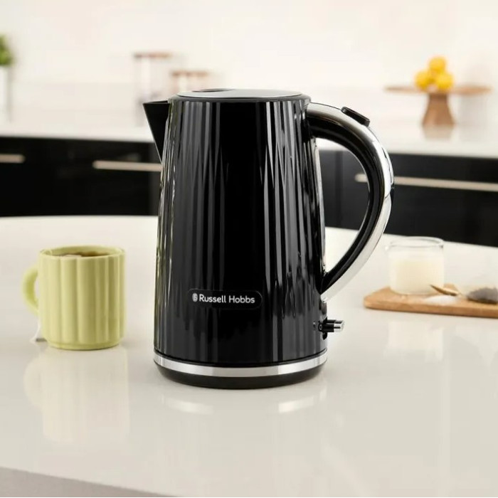 Электрочайник Russell Hobbs 27361-70 черный