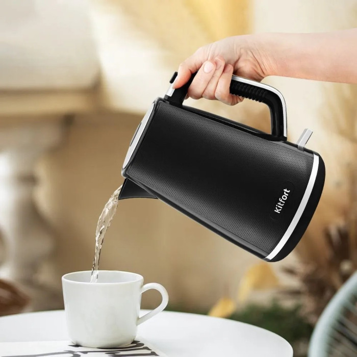 Электрочайник Kitfort КТ-6713 черный