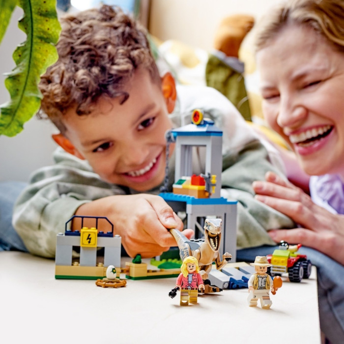 Конструктор LEGO Побег велоцираптора, деталей 137 шт