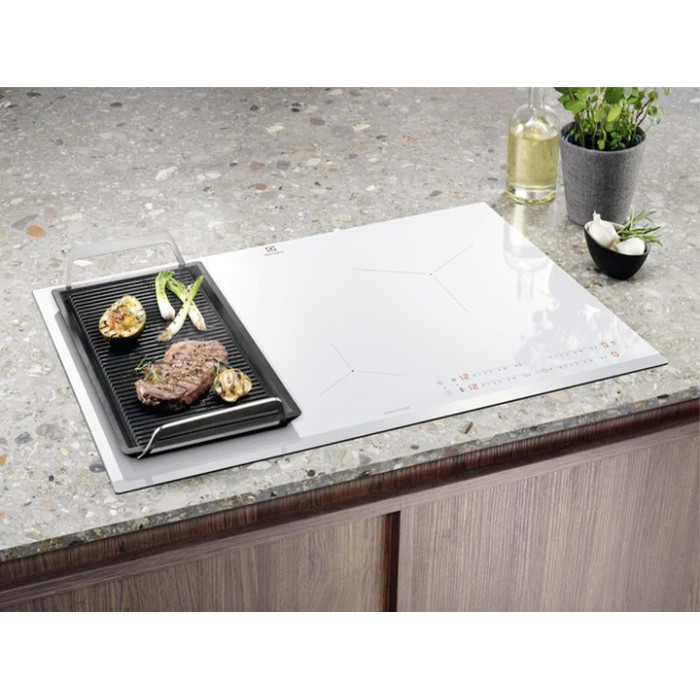 Electrolux EIV 83443 BW белый